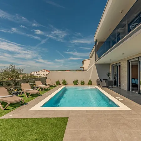Solina Villa