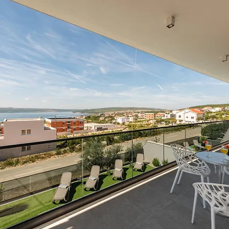 ヴィラ Solina マスレニツァ