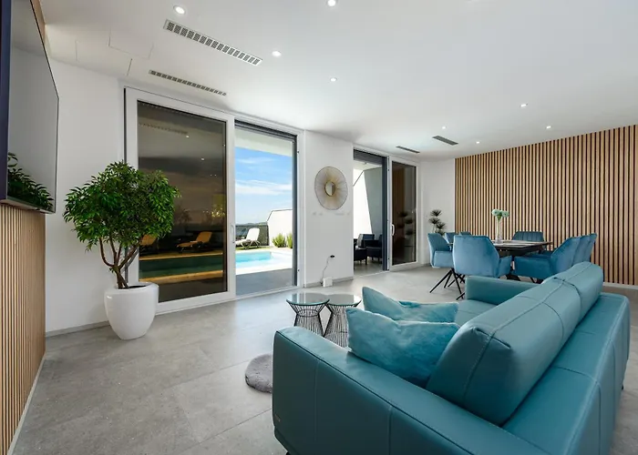 ヴィラ Solina マスレニツァ